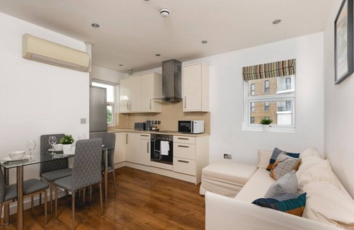 North Kensington Apartment | Skyvillion - 2 Bed Apartment in Ladbroke Grove