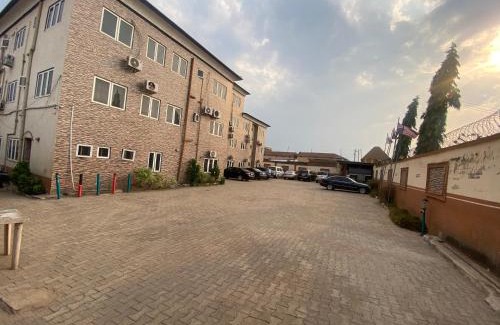 Ibadan Hotel | SL HOTEL AND SUITES