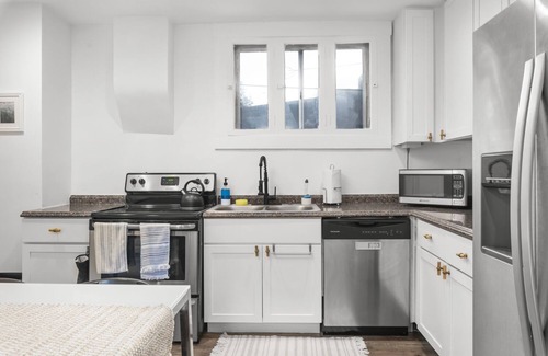 Capitol Hill House | SLC Downtown Home*2Bed*Free Parking*Google Fiber