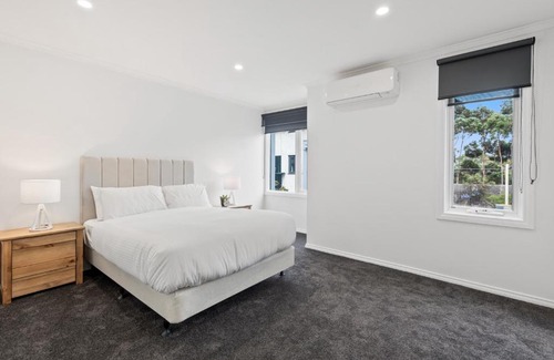 Clifton Hill House | Sleek 2-Bed Terrace near Local Parks