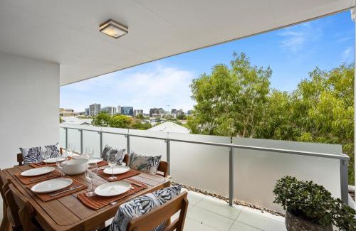 New Farm Apartment | Sleek 2-Bed with Balcony and Communal BBQ Area