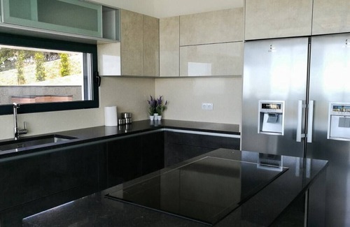 Cerro de Aguia Villa | Sleek and Dramatic Algarve Villa Overlooking the Ocean
