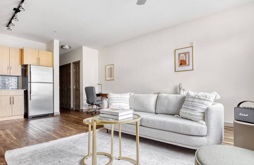 Old Ballard Apartment | Sleek Ballard 1BR w/ Rooftop Deck & Yoga, walk to Dining, by Blueground