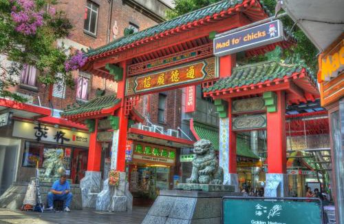 Chinatown Apartment | Sleek Chinatown Pad in the Heart of the CBD