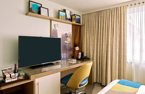 Downtown Portland Hotel | Sleek Downtown Escape w/Art & Lounge – Near Oregon Museum of Science & Industry
