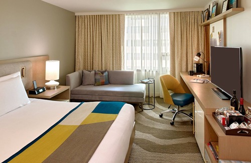 Downtown Portland Hotel | Sleek Downtown Escape w/Art & Lounge – Near Oregon Museum of Science & Industry