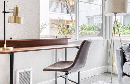 Emeryville Apartment | Sleek Emeryville 1BR w/ Gym, W/D & Pool, walk to Safeway, by Blueground