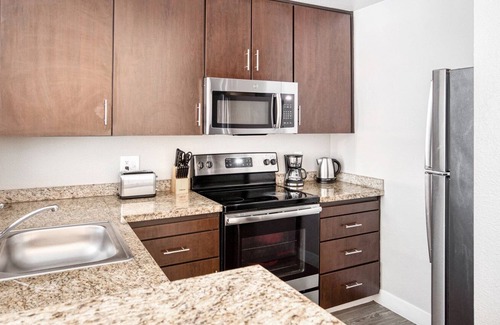 Emeryville Apartment | Sleek Emeryville 1BR w/ Gym, W/D & Pool, walk to Safeway, by Blueground