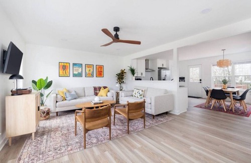 Thompson's Station House | Sleek Home w/Fire Pit, Grill & Family Amenities