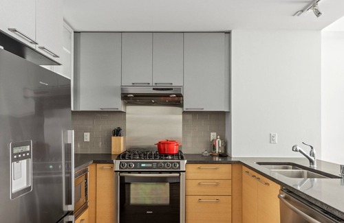East Cambridge Apartment | Sleek Kendall Square 1BR w/Gym, W/D & Concierge, near MIT, by Blueground