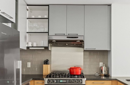 East Cambridge Apartment | Sleek Kendall Square 1BR w/Gym, W/D & Concierge, near MIT, by Blueground