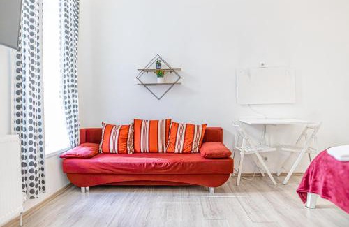 Neulerchenfeld Apartment | Sleek Studio Apt - Suitable for Longstays