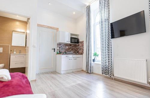 Neulerchenfeld Apartment | Sleek Studio Apt - Suitable for Longstays