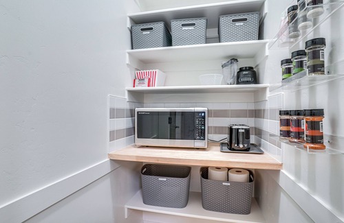 Vineyard Condo | Sleek Vineyard Condo w/Access to Community Pools