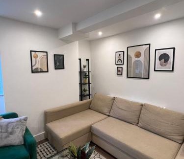 Vauxhall Apartment | Sleep 10 London Chelsea Bridge Tower bridge WRC
