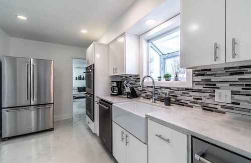 Bay Area House | Sleep 29 - Oceanfront Retreat 2 Homes for 29-Guests!