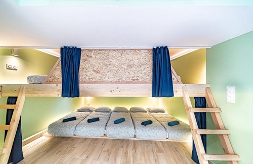 Oullins Apartment | Sleep and go - unusual accommodation - Saint Genis Laval