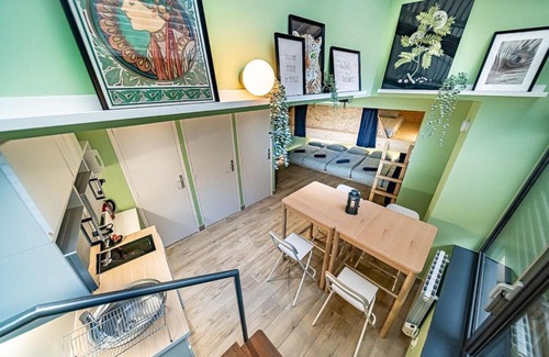 Oullins Apartment | Sleep and go - unusual accommodation - Saint Genis Laval