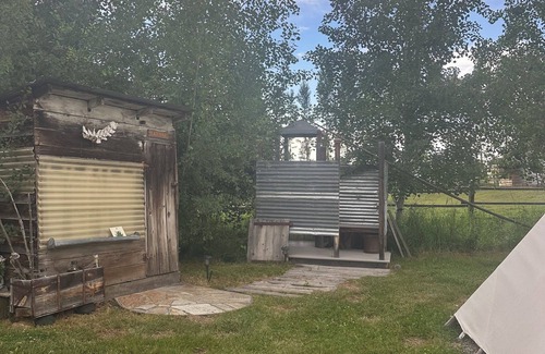 Bozeman Cabin | Sleep In Comfort-Tipi Style, Under The Stars