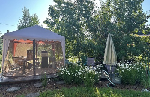 Bozeman Cabin | Sleep In Comfort-Tipi Style, Under The Stars