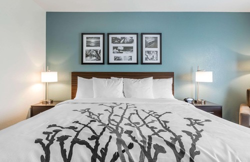 West Des Moines Hotel | Sleep Inn and Suites West Des Moines near Jordan Creek