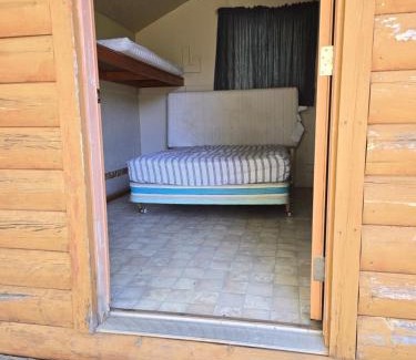 Monticello House | Sleeping Cabin East, roughing it gently