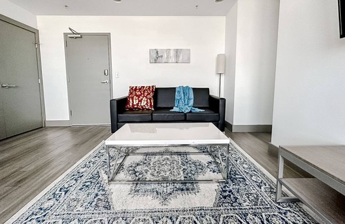 Springfield Apartment | Sleepover: Lux 1BD/1BA- Downtown Springfield