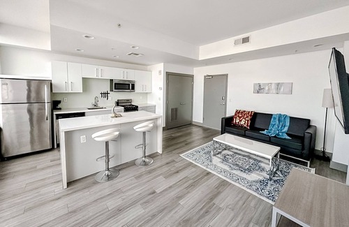 Springfield Apartment | Sleepover: Lux 1BD/1BA- Downtown Springfield