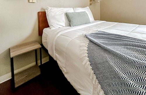 Wichita Apartment | Sleepover: Quaint 1BD/1BA- Downtown Wichita