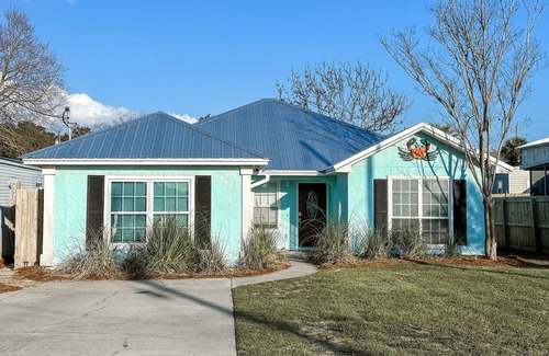 Kiska Beach House | Sleeps 10, 4 bdrm/2bath house, West End PCB, Dogs ok, Golf Cart included