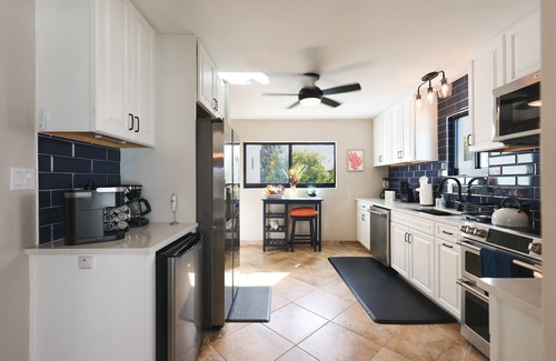 Rosendal House | Sleeps 10 w/POOL! 5 mins to Magen's Bay & Dining