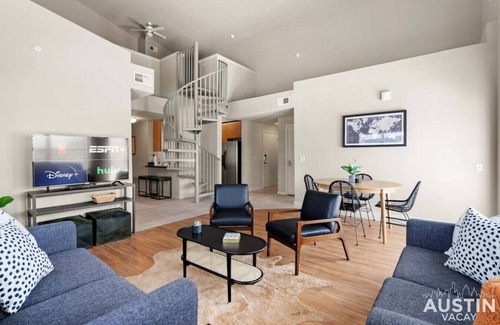 West Campus Apartment | Sleeps 12 - Spacious West Campus Apt w Huge Patio!