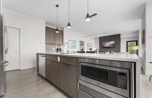 Traverse City Condo | Sleeps 16- Downtown Traverse City Newly Constructed Luxury Condo