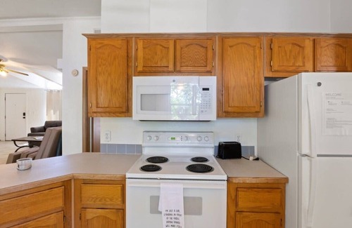 Osage Beach House | Sleeps 16 Stay & Play at Backwater Jacks! Private!