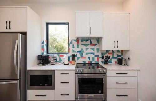 Wilmington House | Sleeps 16! TWO Rooftops + TWO Brand New Adjoined Townhomes in Central Wilmington! Multi Unit