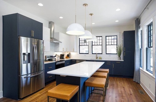 Hillsboro Village House | Sleeps 18! Hot tub-Walk to Cafes