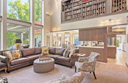 Holladay House | Sleeps 20 *Luxury Estate *A+Area *Hotub *Game Room