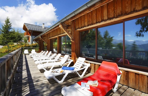 La Toussuire Condo | Sleeps 4! Mountain Adventure + FREE Shuttles