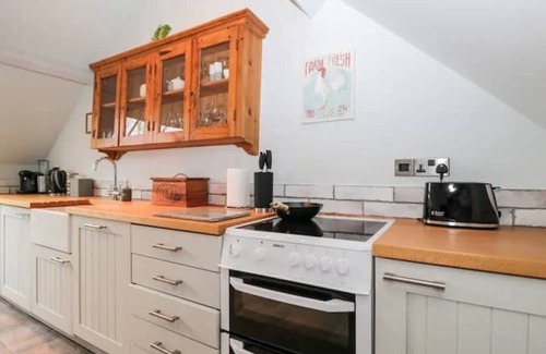 Callow End House | Sleeps 5 plus a child, fantastic location to visit Malvern and Worcester.