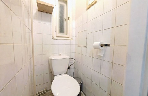 Zizkov Apartment | Sleeps 6 flat by tram Zizkov