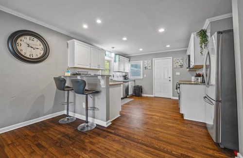 Candler-McAfee House | Sleeps 8 - Downtown Getaway