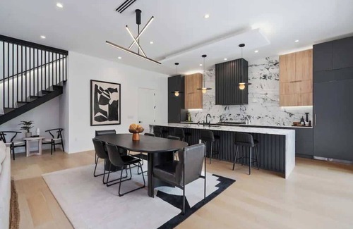 Barton Heights House | Sleeps 8-Luxury Home near Zilker