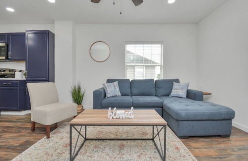 South Central Houston House | Sleeps 8 - Near Downtown - Free Parking