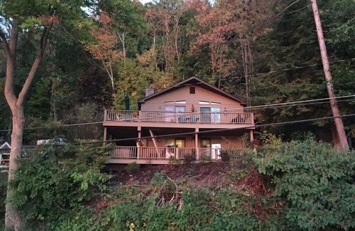 Cooperstown - Otsego Lake House | Sleeps 8!! Sweeping views of Otsego Lake!!