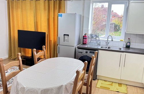 Headington House | Sleeps7 Home-Parking-FamilyFriendly-OxfordCentre