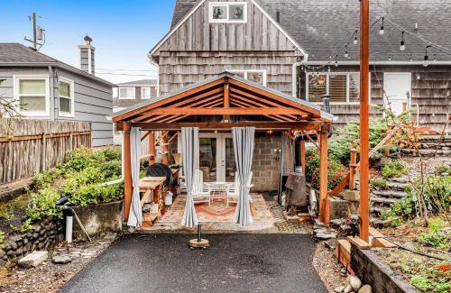 Seaside House | Slice of Life
