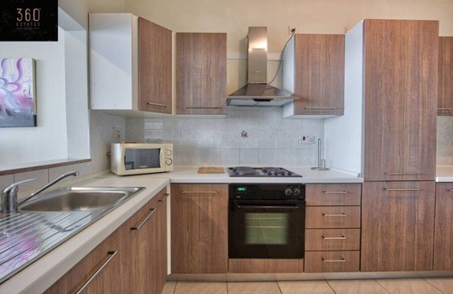 Tower Road Apartment | Sliema Seafront 3BR - opposite Beach - AC & Wifi