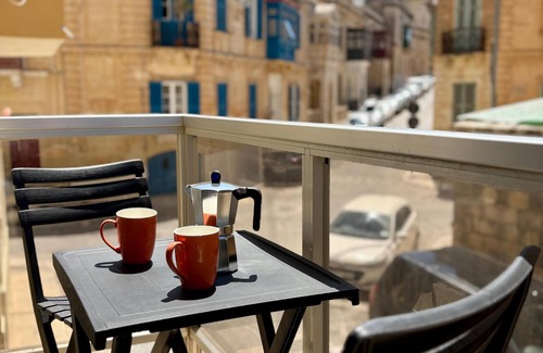 Tower Road Apartment | Sliema spacious central apartment for 2 in quiet residential area
