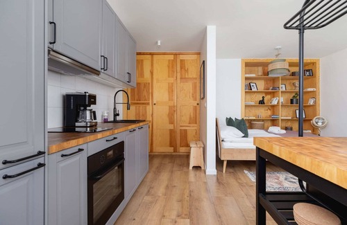 Stare Podgorze Apartment | Sliska 7 | Sunny Studio | Remote Work