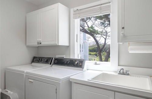 Pine Knoll Shores House | Slow M'Ocean: Oceanfront, Elevator, 4BR, 4.5BA, Community Pool